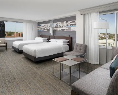 Kansas City Marriott Country Club Plaza Hotels near Hyde Park