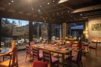 Uvence Arte + Hotel