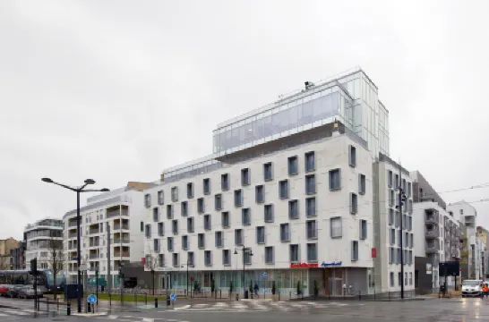 Residhome Bordeaux Hoteles cerca de Puente Jacques-Chaban-Delmas