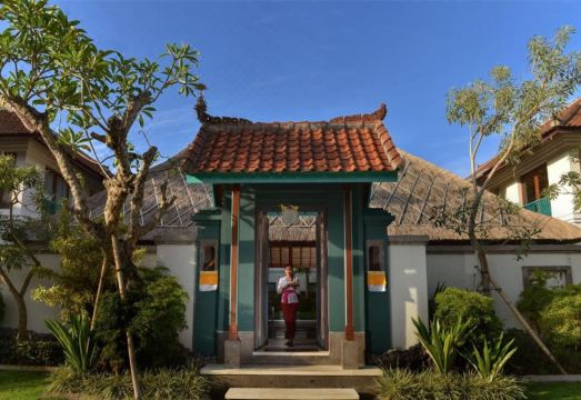 더 차크라 호텔 수영장