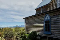 Cubby House Stay Kaikoura - Ocean View