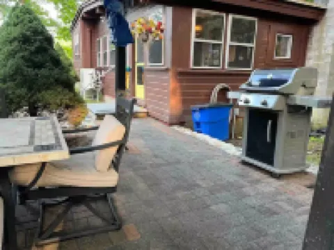 2 Queen and 2 Twin Beds