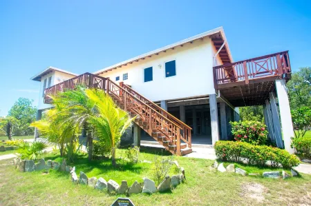 Coco View Canal Lot 18 Private Home 3 Bedroom Home Отели в г. First Bight