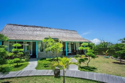 Water Blow Huts Hotels in Nusa Lembongan