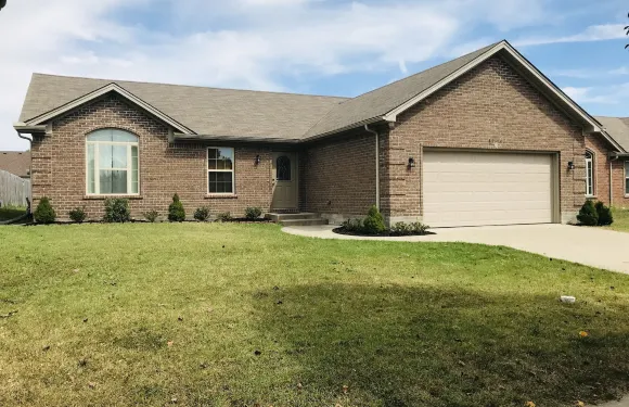 寧靜郊區寬敞 3 居牧場之家 - 附露台庭院