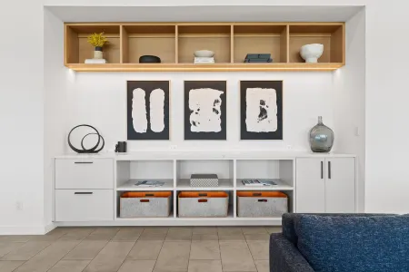 As seen on CBS show Staycation -Private Pool, Lake View, Lake Travis, EV charger