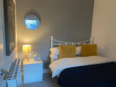 Bright 2Br Sleeps 6 - Bridgend Centre Train Link Hotels near Ewenny River