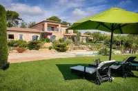 Havre de PAIX" 5 étoiles Prestige Jacuzzi, Hammam, Sauna, Piscine chauffée Mougins Cannes Grasse