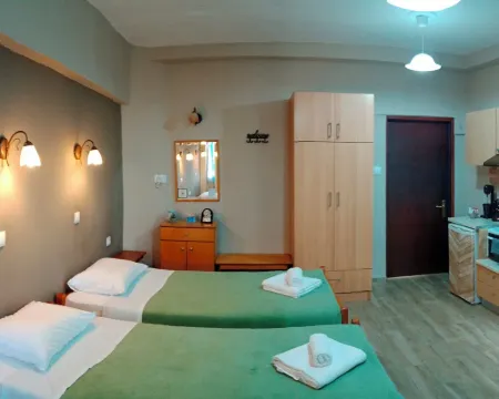 Prosforio Hotels in Aristotelis