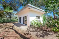 Brasilito House and Apartment with Pool Sleeps 8 Hotels near Camping Don Julian