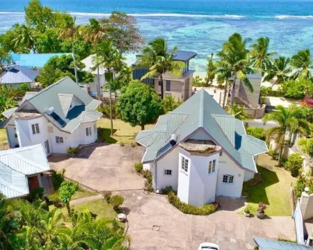 Le Domaine de Bacova Hotels in Au Cap
