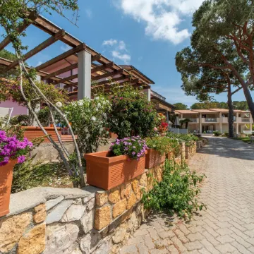 Residence le Grazie Est Отели в г. Каполивери