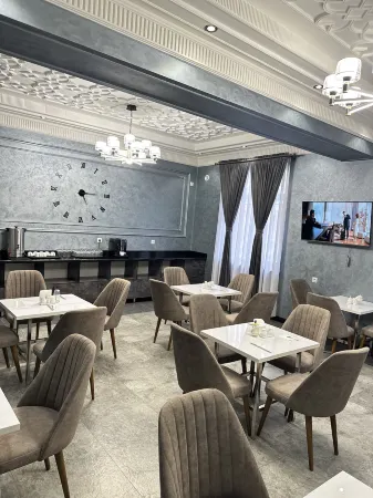 Colibri Hotel Отели рядом с достопримечательностью «Медресе Чор Минор»