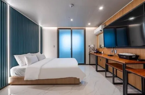 The on Tourist Hotel - Hostels