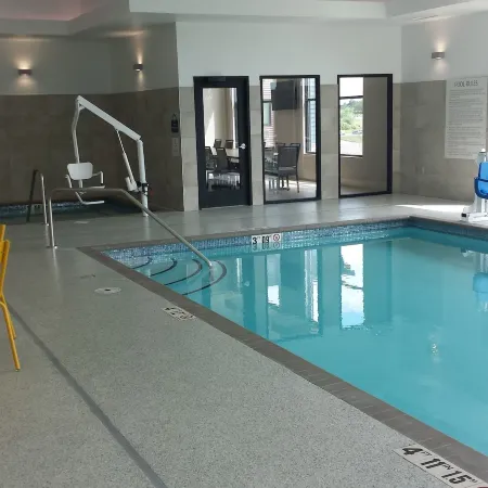 Days Inn & Suites by Wyndham Duluth by the Mall