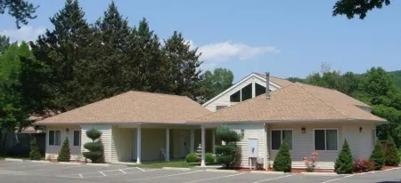 Rocky River Inn Отели в г. Паулинг