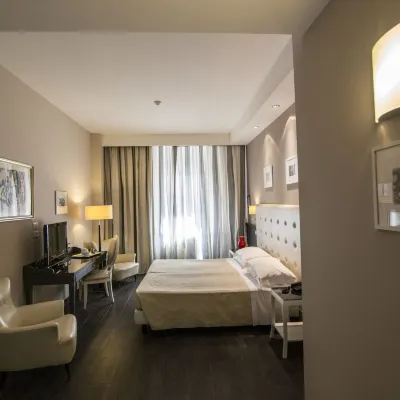 Hotel Mediterraneo Hotels near Piazza Castelnuovo