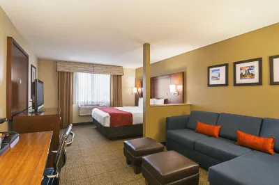 Comfort Suites Grayslake Near Libertyville North Hotels near James Lumber Center for the Performing Arts