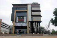 Dev Motel & Banquet Hotels in Nadiad