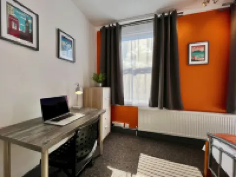 Clarence House 3 Bedrooms 8Min to Station E17 North East London