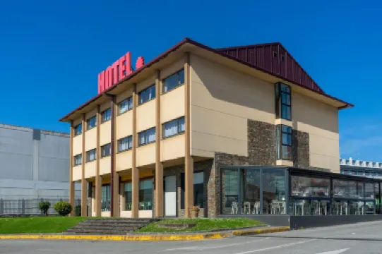 Hotel Chip's Narón Hoteles cerca de Parque Ferrol - Centro Comercial