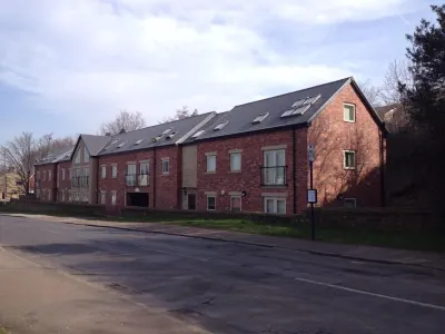 유어 트래블 스톱 앳 크랙사이드 더 스틸 스텝츠 주변 호텔