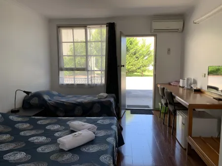 Beaconsfield Lodge Motel