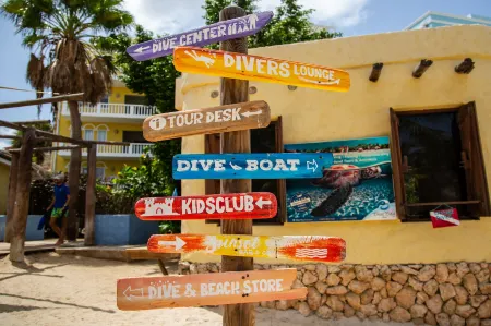 Blue Bay Lodges Отели в г. Sint Michiel