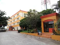 Central Park Hotel Hotels near Wat Si Sakorn
