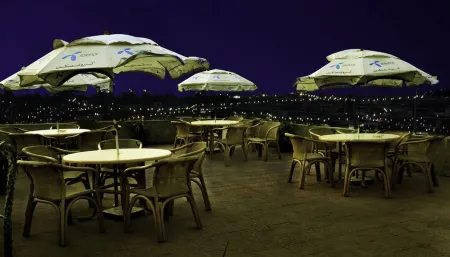 Raj One Hotel Отели рядом с достопримечательностью «The Chenab Club»