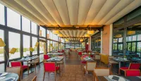 AZZ SALAMANCA MONTALVO - 朝食