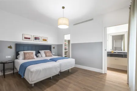 Slow Suites Bellas Artes Отели рядом с достопримечательностью «Королевский ботанический сад Мадрида»