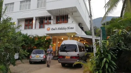 Dad's Holiday Home Отели рядом с достопримечательностью «Sri Muthumari Amman Kovil»