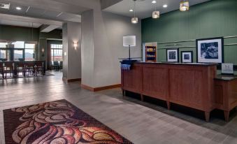Hampton Inn & Suites Astoria