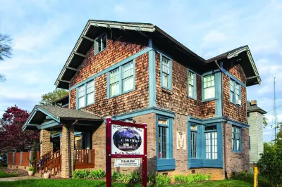Morgan and Wells Bed and Breakfast Hotels near Strings Attached