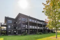 Suites-Sur-Lac Hotels in Val-des-Lacs