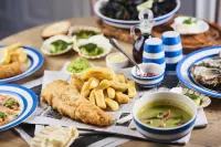 Dover Marina Hotel & Spa, Tapestry Collection by Hilton - breakfast