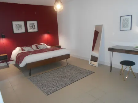 Chambres d'Hotes les Palmiers Отели в г. Ардеш