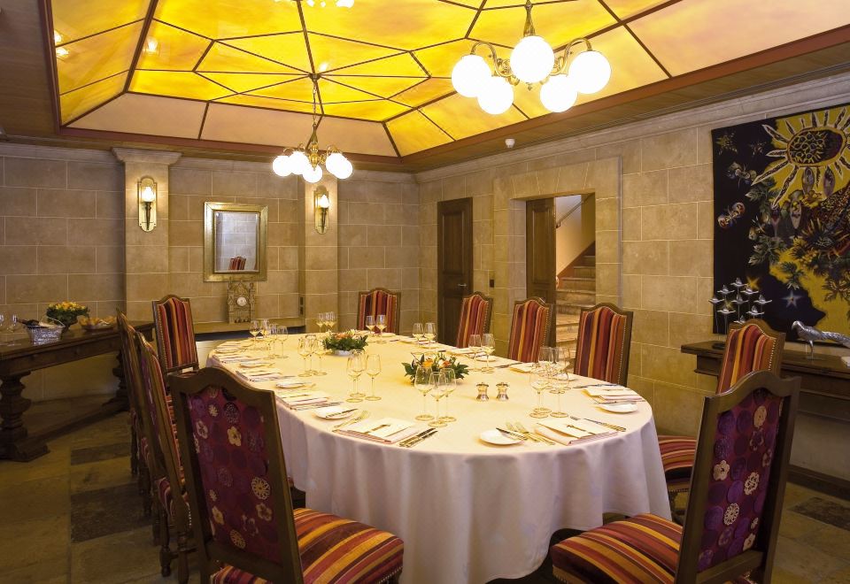 Hotel de la Cigogne Over view