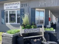 Dighton Inn - Motels
