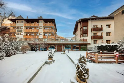 Hotel Rezia Hôtels à proximité de : Centro Visitatori del Parco Nazionale dello Stelvio