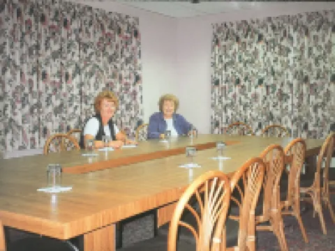 メドウ コート イン イサカのホテル