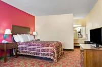 Days Inn by Wyndham Elizabeth City - parking