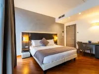 Hotel Como Hotels near Broletto