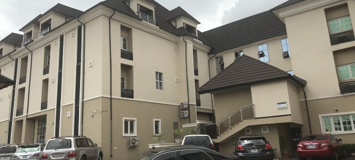 Ritz-Carinton Suites Hoteles en Enugu North