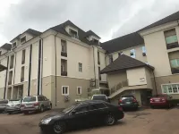 Ritz-Carinton Suites Hotels in 