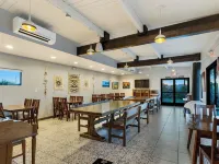 Hotel McCoy - Art, Coffee, Beer, Wine Hotels in Tucson