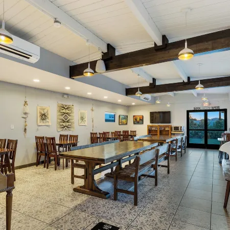 Hotel McCoy - Art, Coffee, Beer, Wine