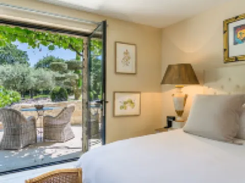 Domaine les Roullets Hotels in Oppede