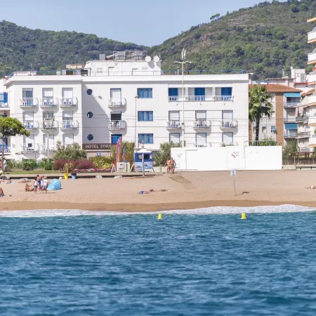 Hotel Sorrabona Отели в г. Пинеда-де-Мар